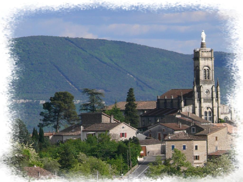 Auberge De La Couronne Lablachère Exterior foto