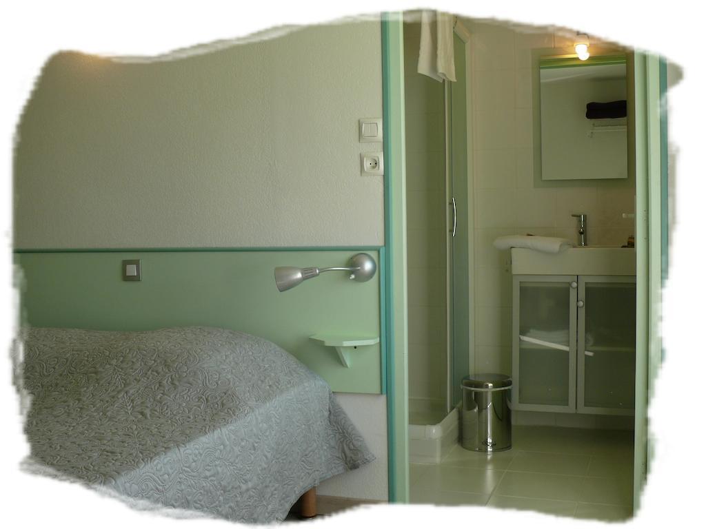 Auberge De La Couronne Lablachère Quarto foto